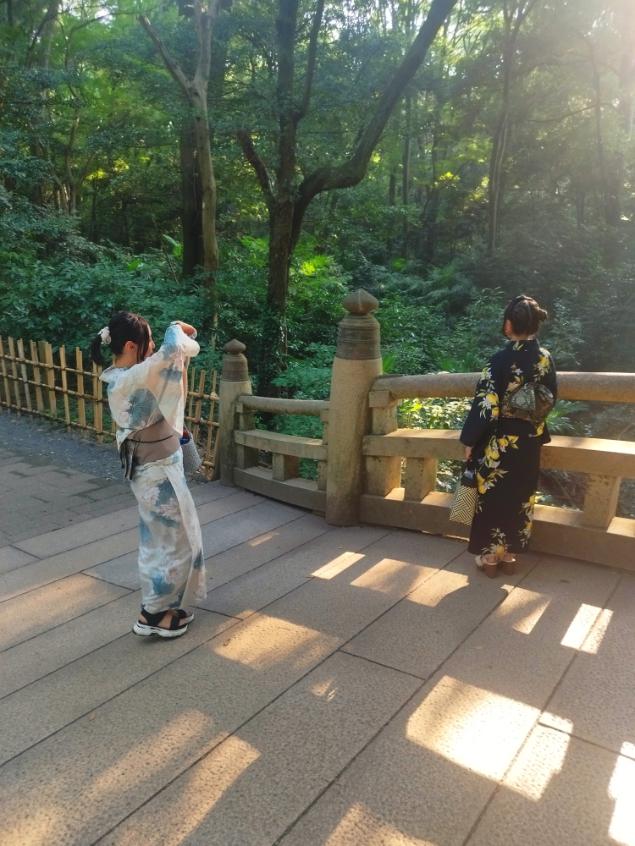 יפניות בקימונו